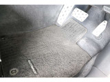 ★運転席足元★クリーニング済みです★