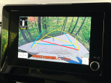 【バックカメラ】駐車時に後方がリアルタイム映像で確認できます。大型商業施設や立体駐車場での駐車時や、夜間のバック時に大活躍!運転スキルに関わらず、今や必須となった装備のひとつです!
