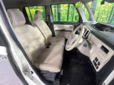 運転席シート廻りは使用感も少なく、良好な状態となっています。丁寧に使われていたことがよくわかりますね。