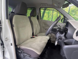 運転席シート廻りは使用感も少なく、良好な状態となっています。丁寧に使われていたことがよくわかりますね。
