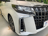 【シーケンシャルターンランプ付きLEDヘッドライト】人気の『流れるウィンカー』付きのLEDヘッドライトを装備♪高級感はもちろん、点灯時は存在感たっぷりで他車からも認識されやすく安心です。