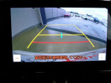 バックガイドモニターで、後方を確認しながら安心して駐車することができます。運転初心者も熟練者も必須の機能ですよ!