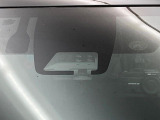 【トヨタセーフティセンス】走行中に前方の車両等を認識し、衝突しそうな時は警報とブレーキで衝突回避と被害軽減をアシスト。より安全にドライブをお楽しみいただけます。