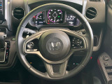 【純正革巻きステアリング】上質な革を使用することで、手にしっかり馴染みとても運転しやすいハンドルです♪