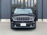 【フロントグリル】7スロットルグリルはJeep伝統の証です。SUVのみにこだわり続けている伝統あるJeep車へお乗り頂いてみてはいかがですか?