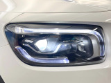 ●LEDヘッドライト:夜間走行時も良好な視界を確保し安心して運転できる高輝度LEDヘッドライトを装備!点灯速度が早く、消費電力も抑えられています。