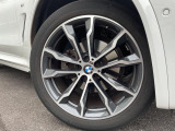 BMWならではの卓越した走りを支えるホイールと足回りです!日本車の走りに慣れている方にもぜひ体感して頂きたいほど、高いレベルでまとまっています!