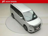 両側パワースライドドア付きだから、狭い駐車スペースなどでの乗り降りラクラク♪小さなお子さまのいるご家庭には嬉しい装備です。