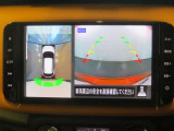 上から見下ろしているような映像で駐車をサポートするアラウンドビューモニターと、安心のバックモニター付き!ナビの画面に映像が表示されるので、駐車が苦手な方でも安心ですね♪
