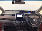 【前方視界】開放的な前方視界!運転がしやすく疲れにくいです♪窓が大きく、見通しがとっても良いおクルマですよ♪