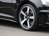 特別装備です!アルミホイール5アームカッターデザイン アンスラサイトブラックポリッシュト 8.5J×19(Audi Sport)+255/35R19タイヤ!