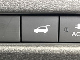 【パワーバックドア】スマートキーや運転席のボタンを押すだけでリアゲートが自動で開閉します!荷物を持っている時や、高い位置にあるバックドアを閉める際に便利な機能です♪