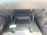 車検証入れなど、いろいろな物が収納できます。