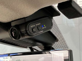 前方の映像だけでなく、車内から後方の映像もばっちり記録します