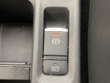 【電動パーキングブレーキ】パーキングブレーキを指先だけで操作可能です!力の弱い人にも安心してブレーキをかけていただけます!