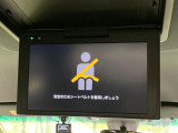 【フリップダウンモニター】大画面モニターで後席でもエンタメをお楽しみいただけます。小さなお子様にも大人気の装備です♪