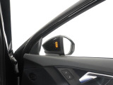 ご納車前に行います点検100項目におきまして、専用のテスターやツールを用いて細かな診断を行います。