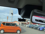 日産純正ドライブレコーダーです。前方向けとルームミラーから車室内後方を撮影します。