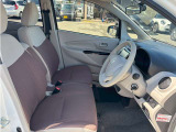 使用感も少なく綺麗な状態の運転席シートです!