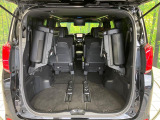 【パワーバックドア】スマートキーや運転席のボタンを押すだけでリアゲートが自動で開閉します!荷物を持っている時や、高い位置にあるバックドアを閉める際に便利な機能です♪