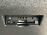 ETCカードを挿入することで高速道路を利用する際の支払いがキャッシュレスになったり、ETCスマートインターチェンジが利用できたり、とても便利なアイテムです!保証は修理保証のみとなります。