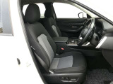 【運転席10Wayパワーシート&ドライビングポジションメモリー機能】運転手にあったシートパターン設定可能です。