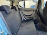 後部座席も汚れなどなく綺麗な状態です!