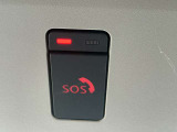 【SOSコール] 急病時や危険を感じた時、スイッチを押すと専門のオペレータに繋がって警察や消防への連携をサポートしてくれます