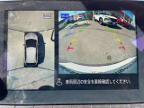 上空から見下ろしているかのように駐車できるアラウンドビューモニター