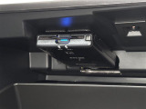 【ETC2.0(DSRC)】ETCカードを挿入すれば料金所はノンストップで通過できます。ETC限定の割引や、高速道路の情報提供サービスを利用できます。