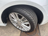 純正17インチアルミホイール タイヤの山あります