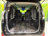 後席を格納すると、これだけの広さが!シーンに合わせたシートアレンジで、大きな荷物も積むことが出来ます♪