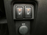 運転席と助手席にはシートヒーター機能付き!直ぐに暖かくなる為、真冬の寒い朝一には重宝される嬉しいアイテムです!