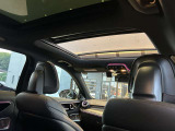 メルセデス・ベンツの定める厳しい基準をクリアしたお車のみをご案内させて頂きます。納車前整備はメーカー規定に基づき100項目以上にも及ぶ点検を熟練のメカニックによって行いご納車させて頂きます。