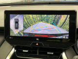 【パノラミックビューモニター】専用のカメラにより、上から見下ろしたような視点で360度クルマの周囲を確認することができます☆死角部分も確認しやすく、狭い場所での切り返しや駐車もスムーズに行えます。