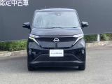 フロントガラスの上部には衝突軽減ブレーキの装置も付いており、より安全に運転を楽しんでいただくことができます。