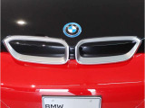 BMW代表的な特徴のキドニーグリル。BMWのすべてのモデルに採用され、BMWらしさを強調しております。