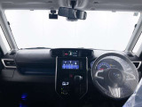 落ち着いたカラーの内装で、ゆったりと運転したい方に。