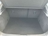 大きな間口で荷物の出し入れも楽々出来ますよ!ハッチゲートは、雨の日にも便利に使えますよ