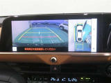 パノラミックビューモニター搭載。カメラで車両周囲の状況を映し出すため、狭い場所での駐車などに役立ちます。