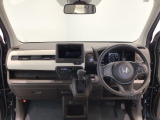 【前方視界】開放的な前方視界!運転がしやすく疲れにくいです♪窓が大きく、見通しがとっても良いおクルマですよ♪