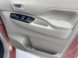 【パワーウインドウ】運転席のスイッチで、各席の窓ガラスの開閉ができます!あると便利ですよね!