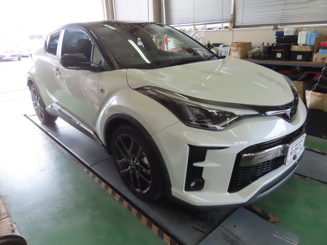 C-HR ハイブリッド 1.8 S GR スポーツ 