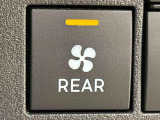 リヤヒーター付いてます。