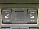 【両側パワースライドドア】スマートキーや運転席のスイッチで後席両側スライドドアの開閉が可能♪電動だから力を入れてドアを開ける必要が無く、小さなお子様でも簡単に開け閉めでき快適です♪