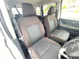 運転席シート廻りは使用感も少なく、良好な状態となっています。前オーナー様が丁寧に使っていたことがよくわかりますね。