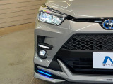【シーケンシャルターンランプ付きLEDヘッドライト】人気の『流れるウィンカー』付きのLEDヘッドライトを装備♪高級感はもちろん、点灯時は存在感たっぷりで他車からも認識されやすく安心です。。