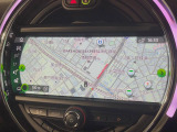 ●純正ナビ:一体感のあるナビは、高級感ある車内を演出してくれます。オーディオ機能も充実しておりますので、運転もより楽しめます♪