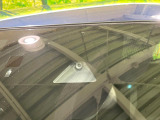 【スマートシティブレーキサポート】低速走行中に前方の車両等を認識し、衝突しそうな時は警報とブレーキで衝突回避と被害軽減をアシスト。より安全にドライブをお楽しみいただけます。