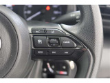 【レーダークルーズコントロール】アクセルペダルを踏まなくても、車間制御モードでは、先行車の車速変化に合わせた追従走行を行い、自動的に加速・減速・停止をします。